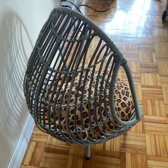 Pet accessory, sage green colour cushion not included - Picture 5 of 5